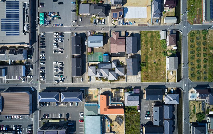 UID 建筑事务所的日本蝴蝶屋由一组折叠屋顶组成