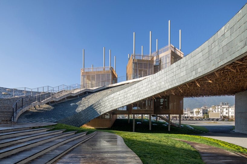 中国杨丽坪演艺中心悬臂式格子屋顶