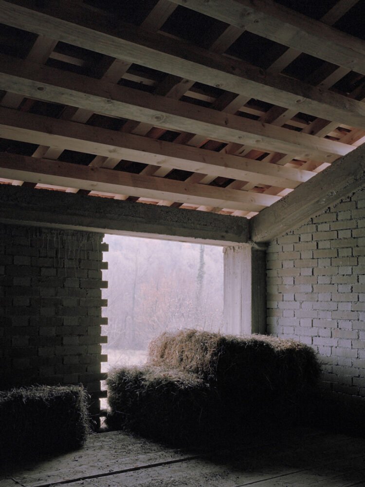 a25 architetti’s barn renovation in northern italy reinterprets tradition in a contemporary way