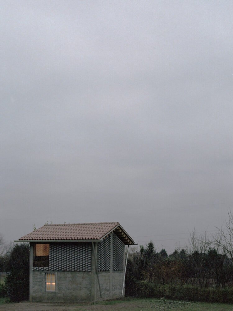 a25 architetti’s barn renovation in northern italy reinterprets tradition in a contemporary way