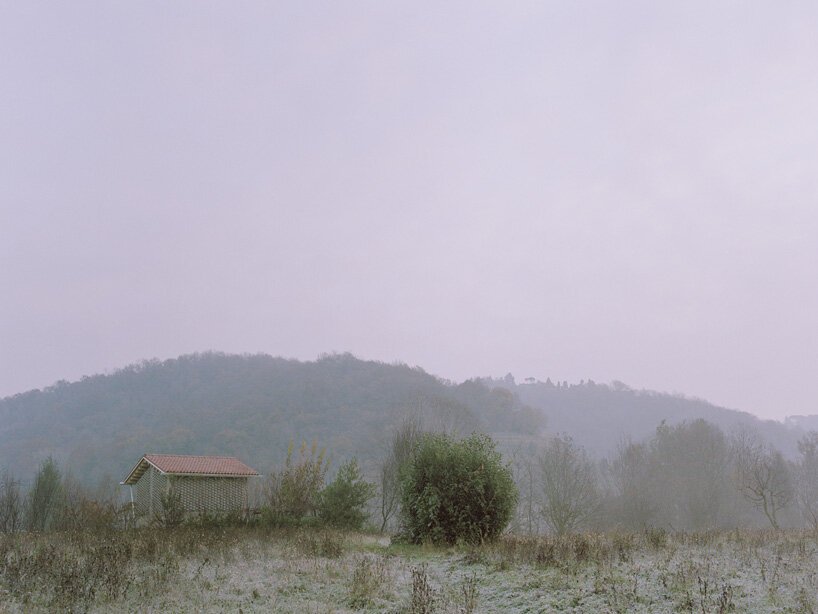 a25 architetti’s barn renovation in northern italy reinterprets tradition in a contemporary way