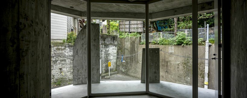 AAOAA 在东京用不规则混凝土建筑打破建筑惯例