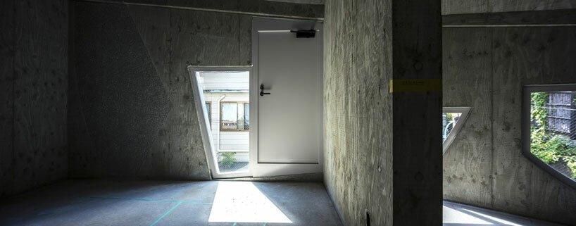 AAOAA 在东京用不规则混凝土建筑打破建筑惯例