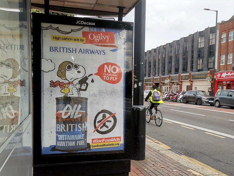 活动人士针对航空公司的气候影响投放严厉广告 活动人士针对航空公司的气候影响投放严厉广告