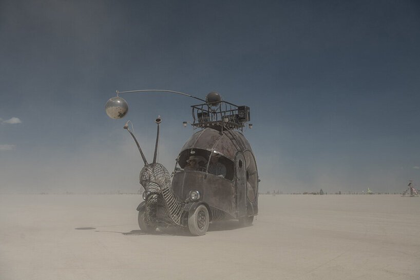 alexandra lier captures the surreal mutant vehicles of burning man in her new photo book