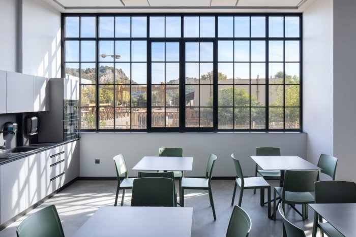 Alumina Elit 办公室 – 大特尔诺沃