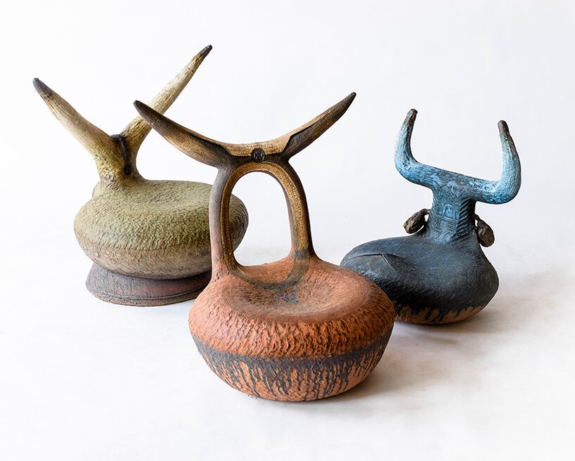 Andile dyalvane 谈祖先、社区和他为弗里德曼·本达的“对话中的设计”设计的雕塑陶瓷座椅