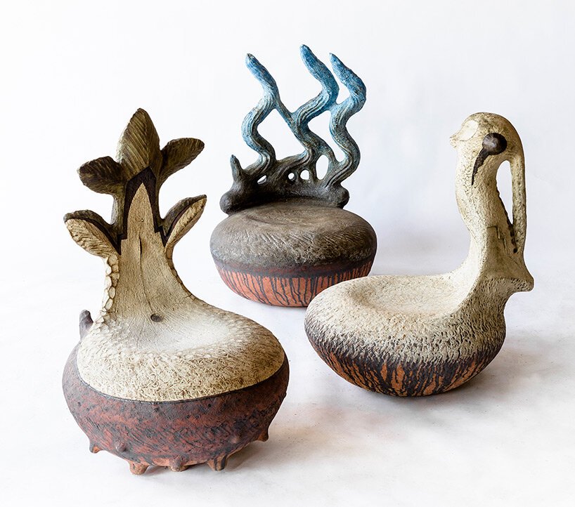 Andile dyalvane 谈祖先、社区和他为弗里德曼·本达的“对话中的设计”设计的雕塑陶瓷座椅