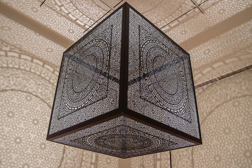 anila quayyum agha 讲述生活经历如何引发对光的热情艺术探索