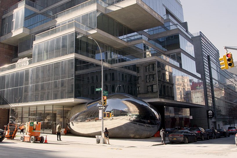 现已完成：安尼什·卡普尔 (Anish Kapoor) 最新的“豆子”坐落在纽约街头