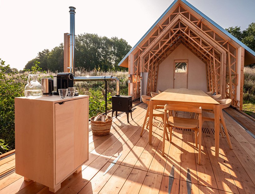 Caspar Schols 设计的 ANNA 小屋可以滑开,向大自然开放 Caspar Schols 设计的 ANNA 小屋可以滑开,向大自然开放