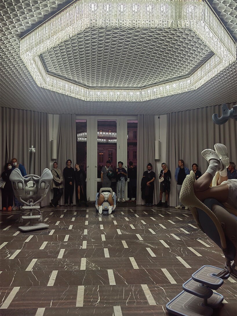 安娜·乌登伯格在申克尔馆的“假庄园”触及自由意志和控制的极限