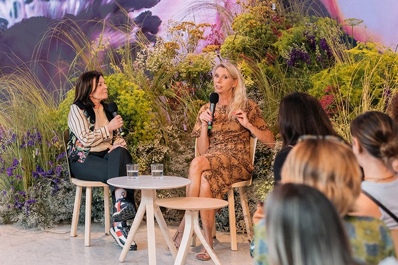 巴黎丽兹花女爵士 anne vitchen 用花卉装置入侵 DAAily 酒吧 巴黎丽兹花女爵士 anne vitchen 用花卉装置入侵 DAAily 酒吧