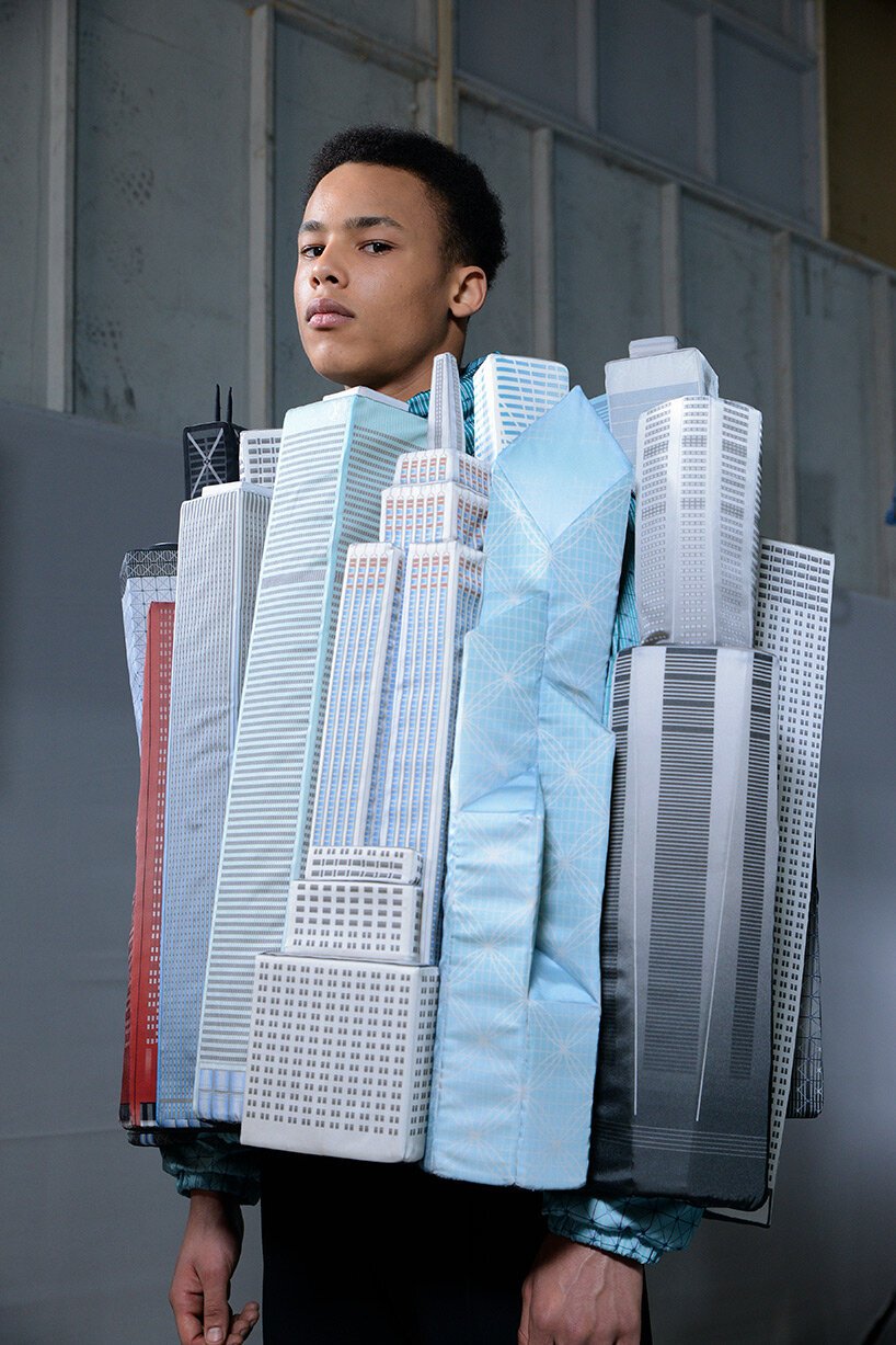 virgil abloh 为路易威登 2021 秋冬男装秀设计可穿戴城市景观夹克 virgil abloh 为路易威登 2021 秋冬男装秀设计可穿戴城市景观夹克