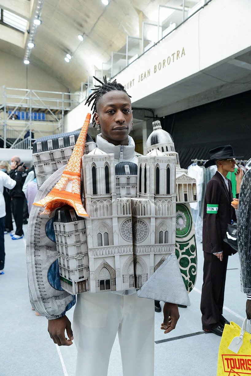 virgil abloh 为路易威登 2021 秋冬男装秀设计可穿戴城市景观夹克 virgil abloh 为路易威登 2021 秋冬男装秀设计可穿戴城市景观夹克