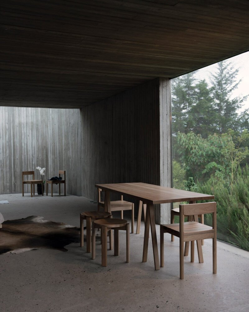 LCLA 办公室的 ballen house 是坐落在野生安第斯山脉中的两座混凝土结构 LCLA 办公室的 ballen house 是坐落在野生安第斯山脉中的两座混凝土结构