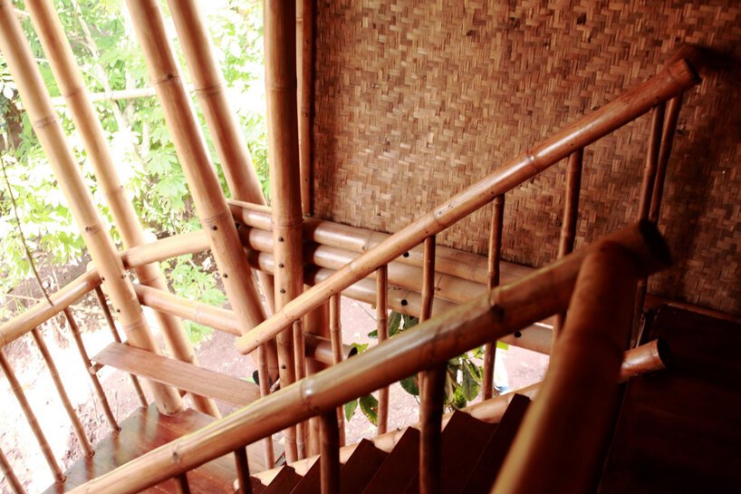 bambuso.id 在印度尼西亚帕隆建造了高跷“竹花园屋”