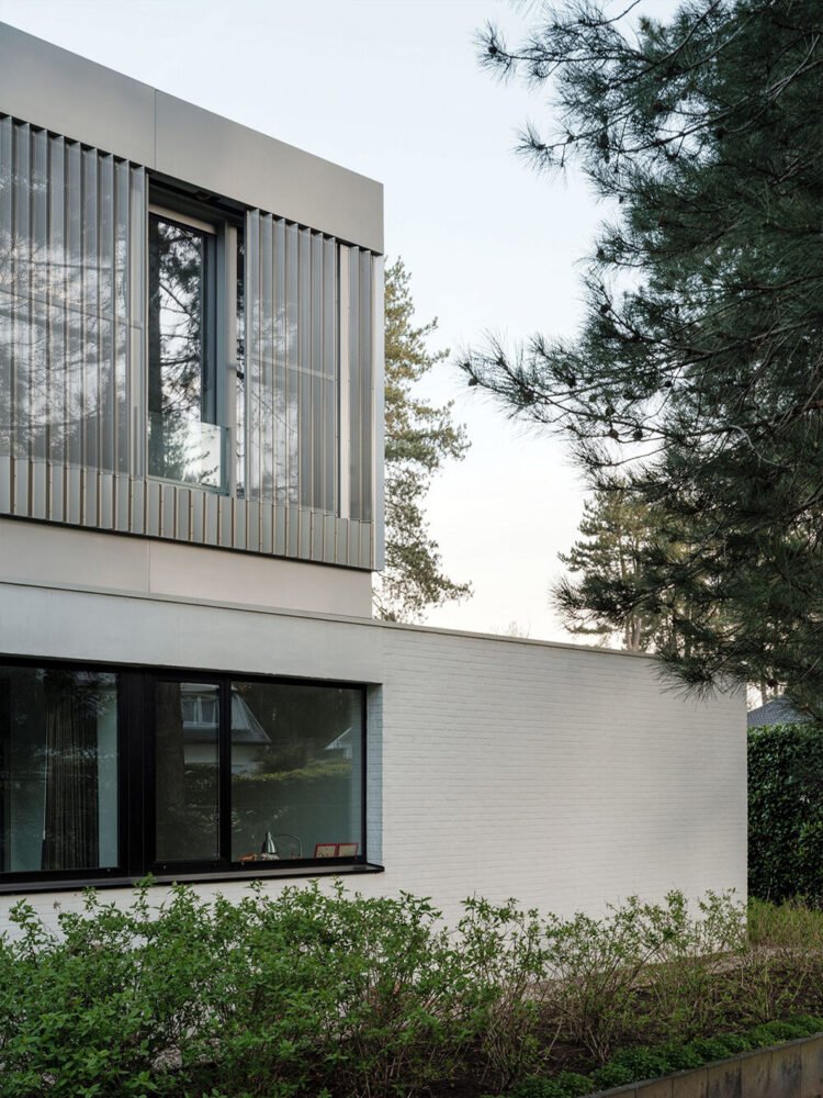 i.s.m.architecten explores tactile and spatial qualities within BEEV house in belgium