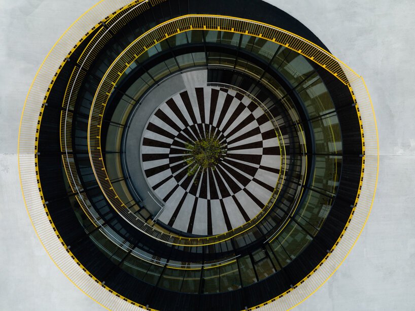 BIG 位于挪威森林的十字形工厂准备盛大开业