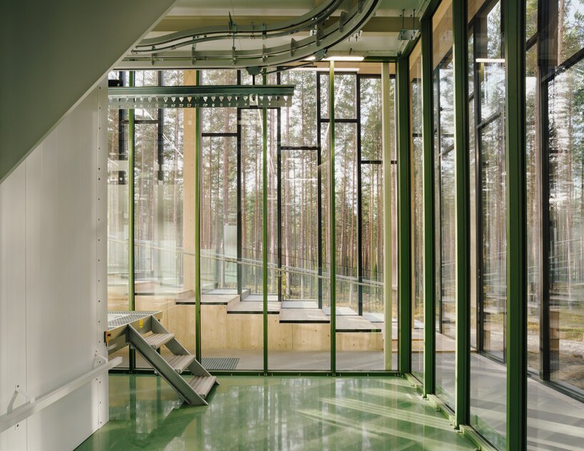 BIG 位于挪威森林的十字形工厂准备盛大开业