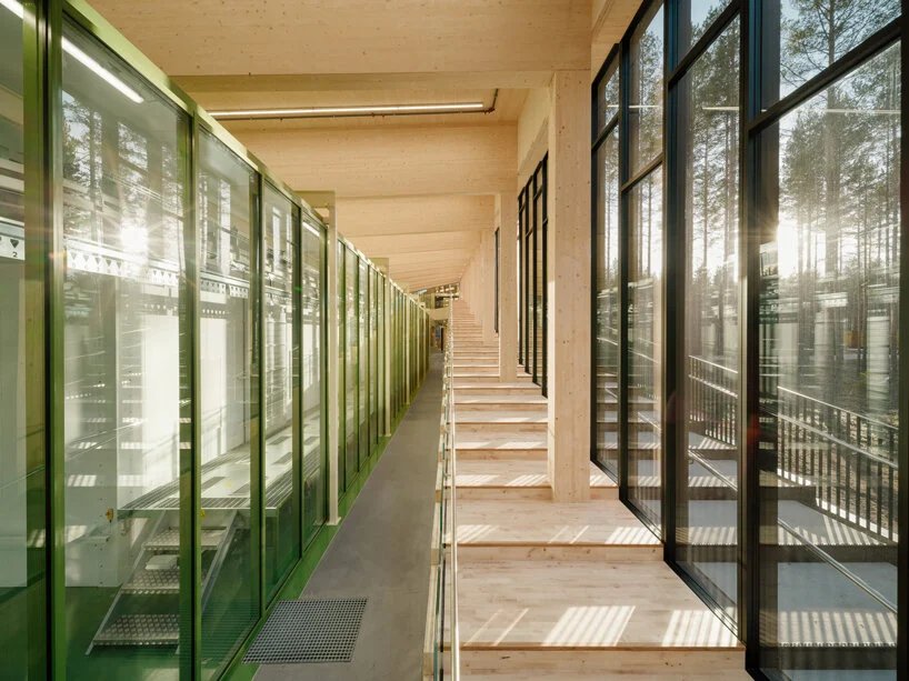 BIG 位于挪威森林的十字形工厂准备盛大开业