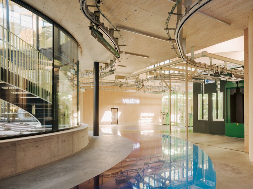 BIG 位于挪威森林的十字形工厂准备盛大开业