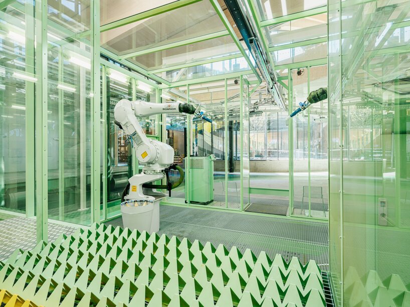 BIG 位于挪威森林的十字形工厂准备盛大开业