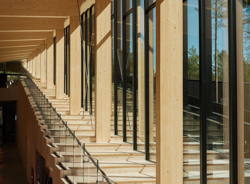 BIG 位于挪威森林的十字形工厂准备盛大开业