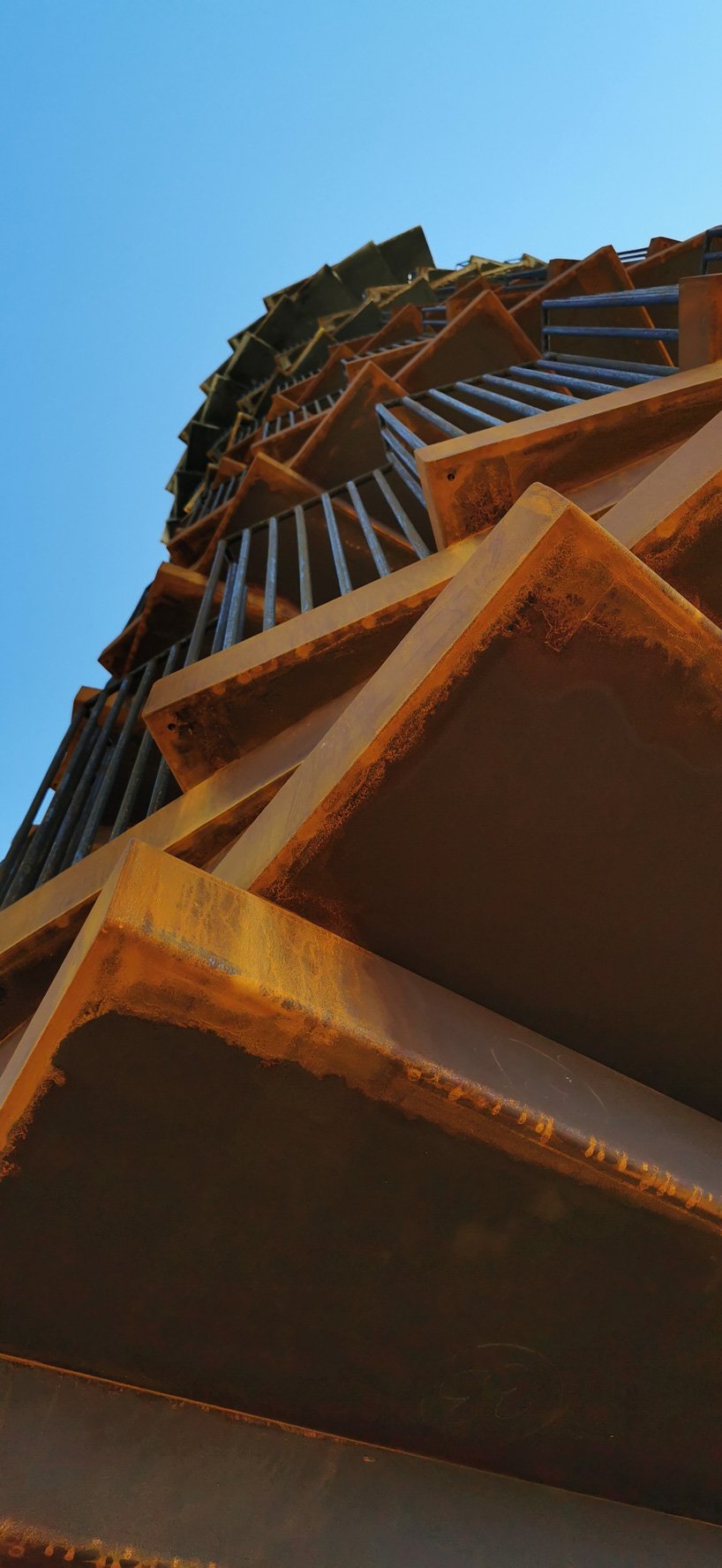 丹麦 BIG 螺旋式耐候钢天文台的图片曝光 丹麦 BIG 螺旋式耐候钢天文台的图片曝光