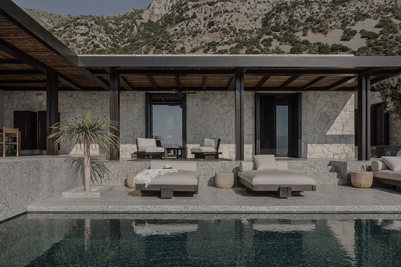 block722 的“山屋”是克里特岛荒野景观中的一组石块