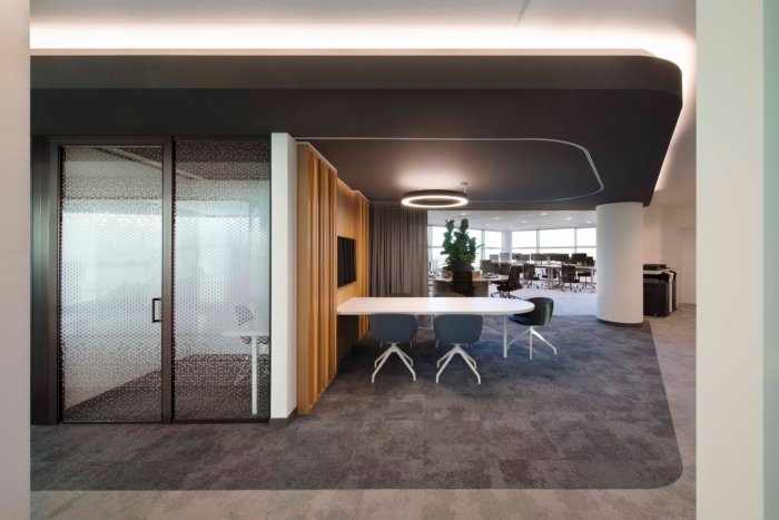 BMW 银行意大利和 Alphabet Italia 办事处 – 米兰