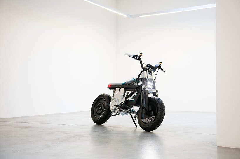 BMW 摩托车在 2021 年 IAA 上首次亮相概念 CE 02 城市电动迷你摩托车