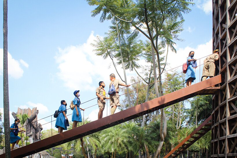 boonserm premthada 改造废弃的木仓，在泰国建造“米塔”