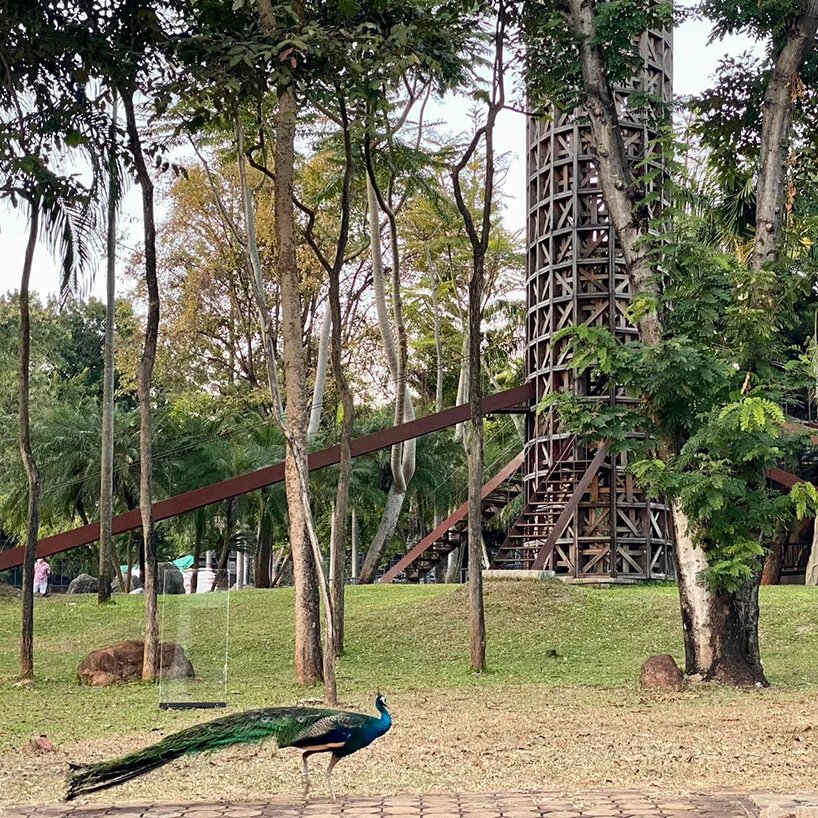 boonserm premthada 改造废弃的木仓，在泰国建造“米塔”