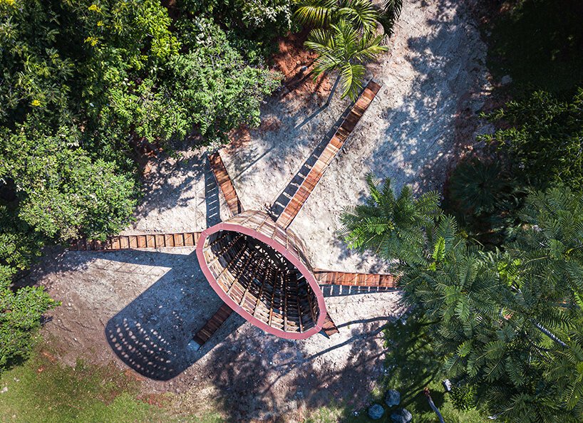 boonserm premthada 改造废弃的木仓，在泰国建造“米塔”