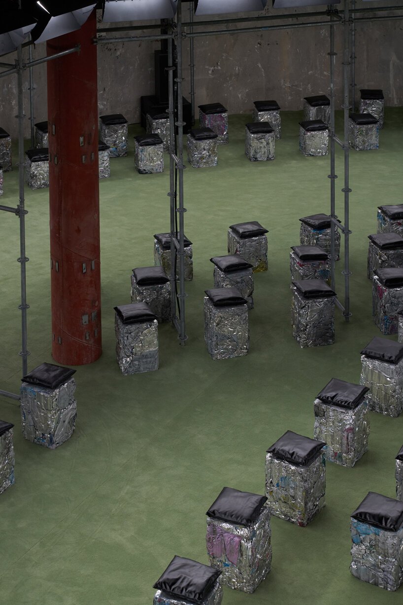 Bottega veneta 米兰总部在时装周上展示 2022 秋冬系列