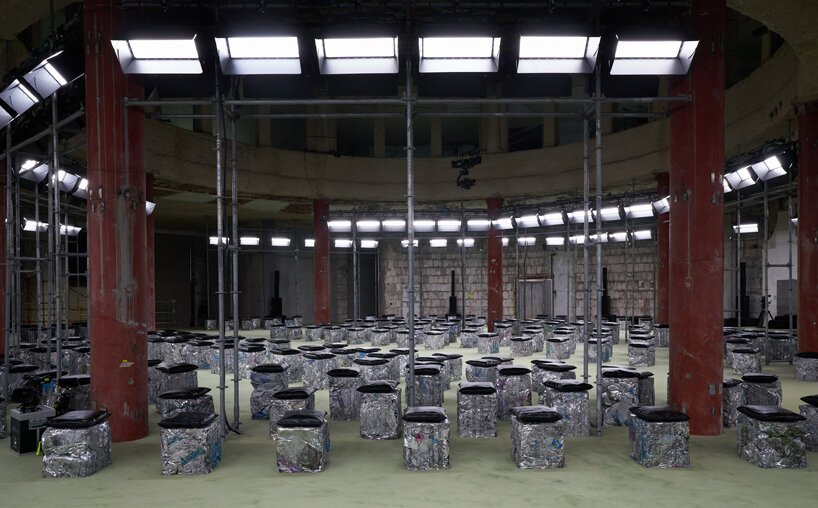 Bottega veneta 米兰总部在时装周上展示 2022 秋冬系列