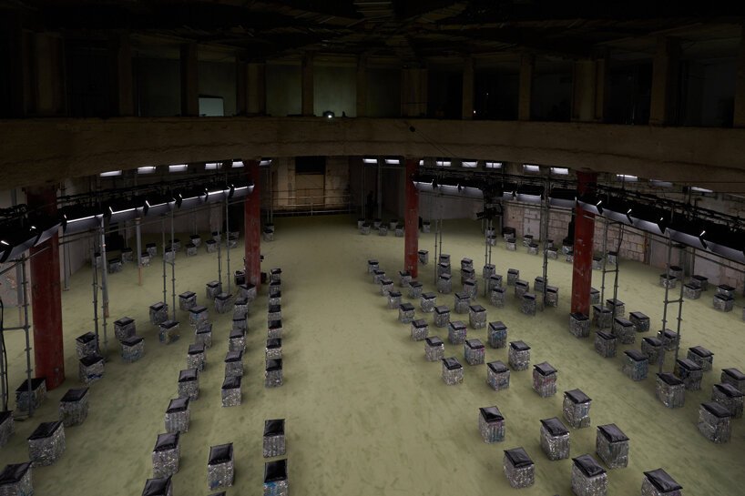 Bottega veneta 米兰总部在时装周上展示 2022 秋冬系列