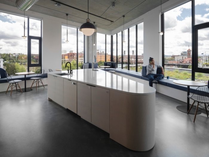 由 Hacker 设计的 Brainium Studios 办公室