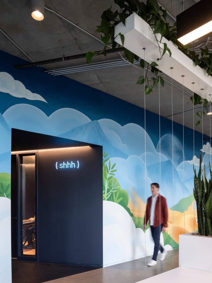 由 Hacker 设计的 Brainium Studios 办公室