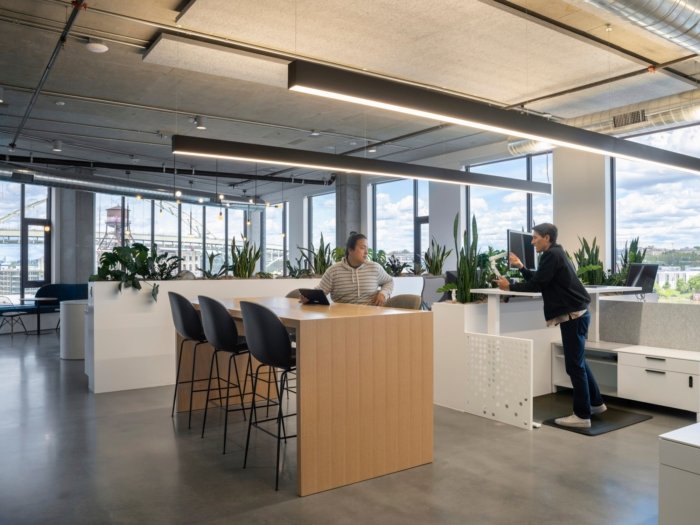 由 Hacker 设计的 Brainium Studios 办公室