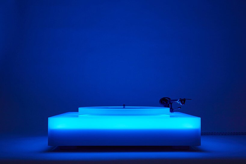 brian eno 开发限量版变色 LED 转盘