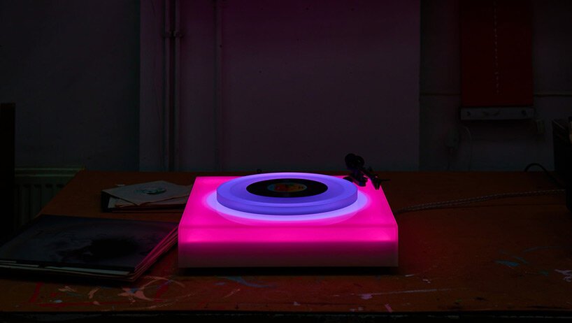brian eno 开发限量版变色 LED 转盘