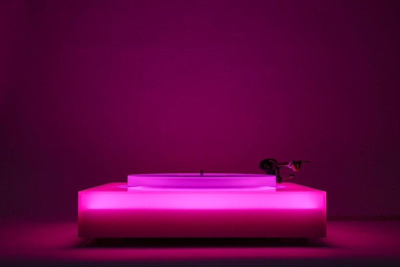 brian eno 开发限量版变色 LED 转盘