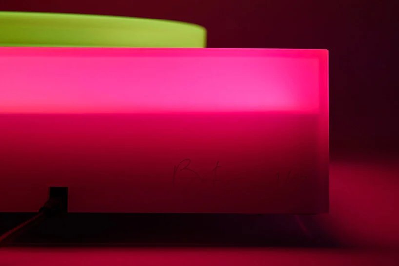 brian eno 开发限量版变色 LED 转盘