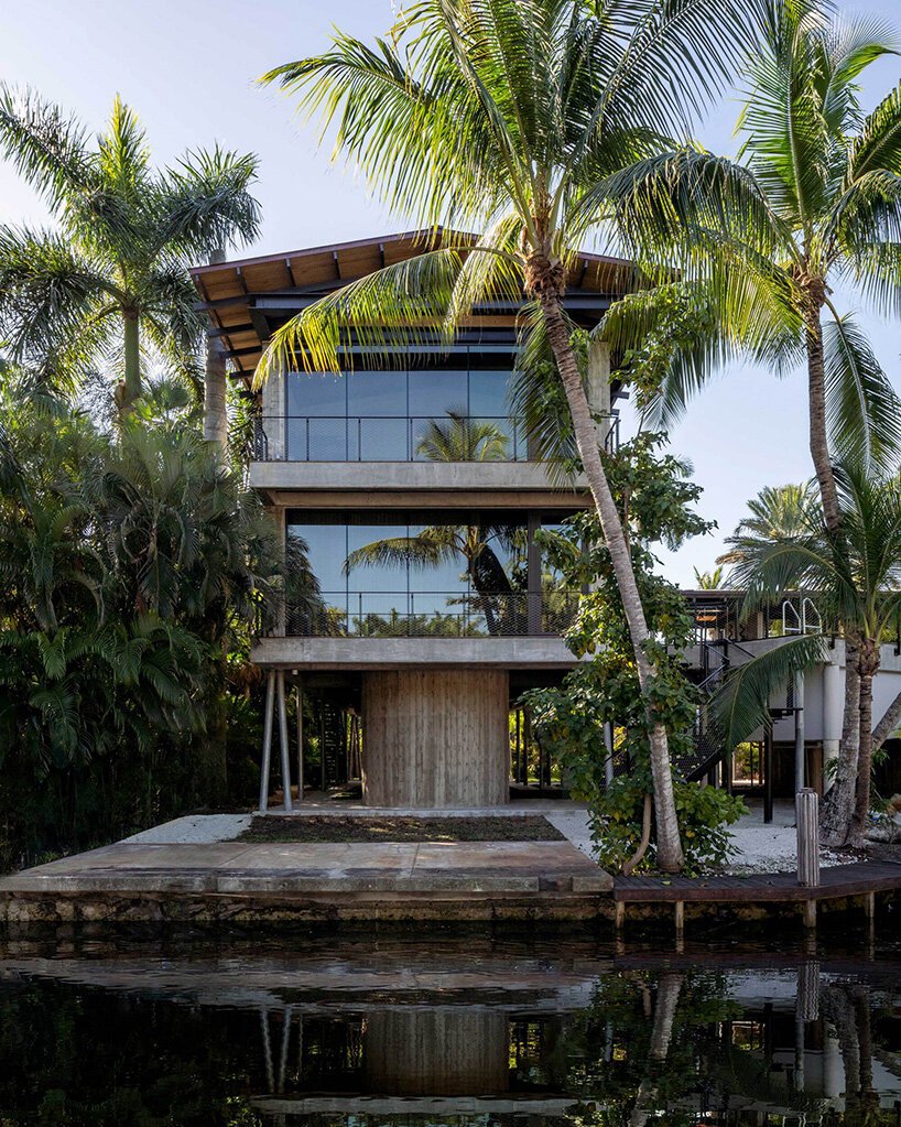 布里尔哈特在高跷上建造了弹性房屋以抵御迈阿密的洪水和飓风