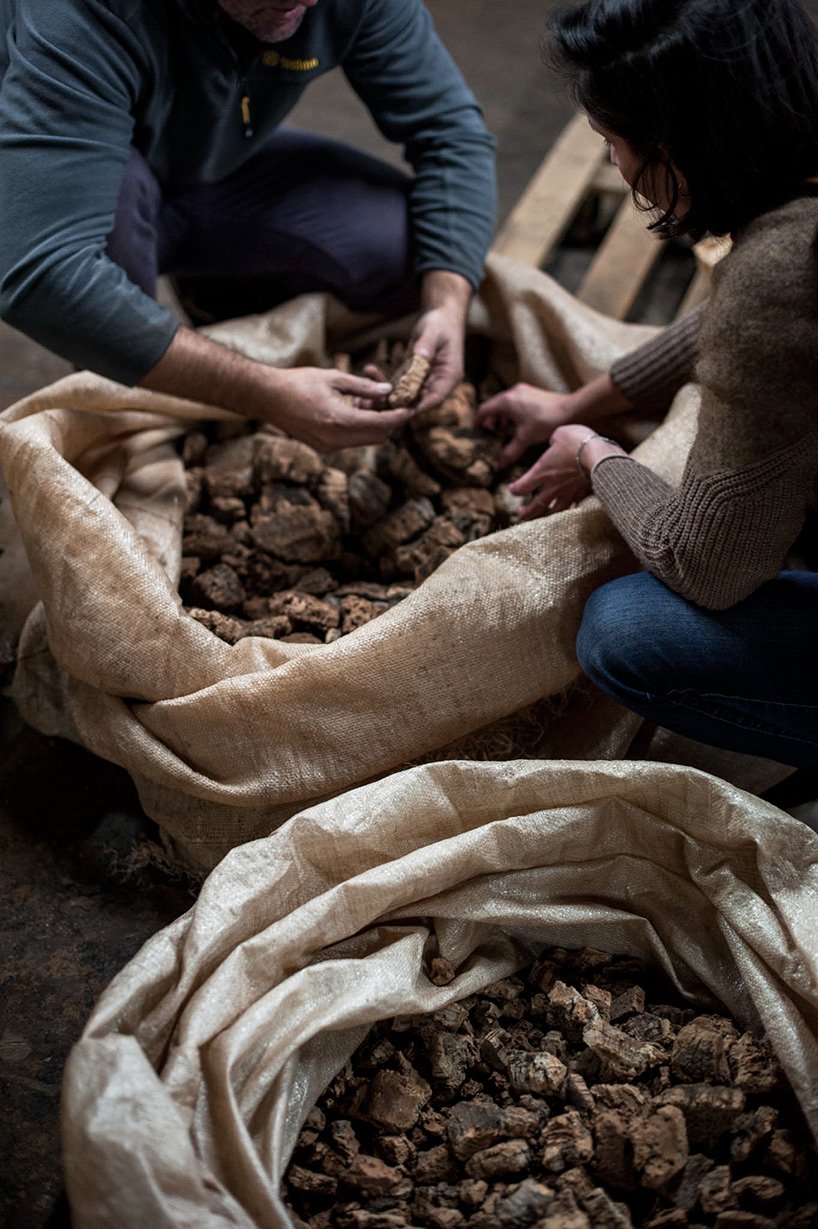 burnt-cork-furniture-collection-made-in-situ-designboom-01