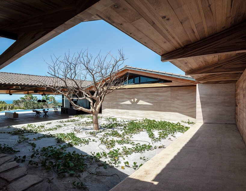 dellekamp arquitectos 用 Cabo House 构筑了墨西哥崎岖海岸线的景观
