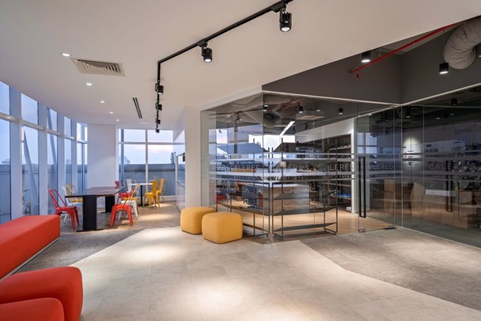 卡莱雷斯国际办事处 – 胡志明市