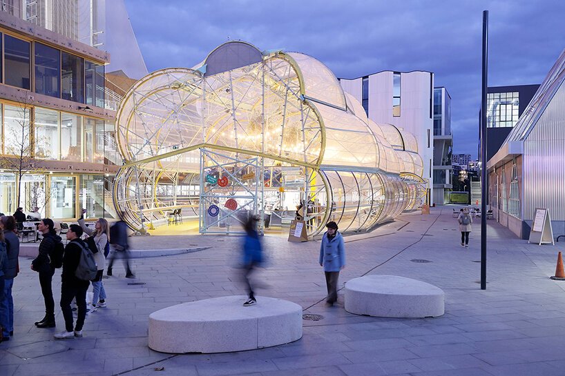 Selgascano 以透明的黄色食品市场提升伦敦设计区的水平